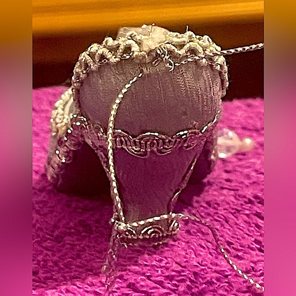 Big shoe ornament silver metallic beaded NWT vtg Satin bow 5" long 2" high heel - Picture 4 of 7